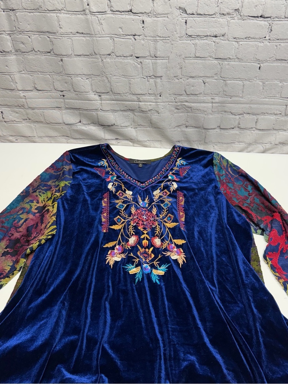 Caleaas Embroidered Velvet V-Neck Tunic - Navy size 2X - Picture 9 of 9